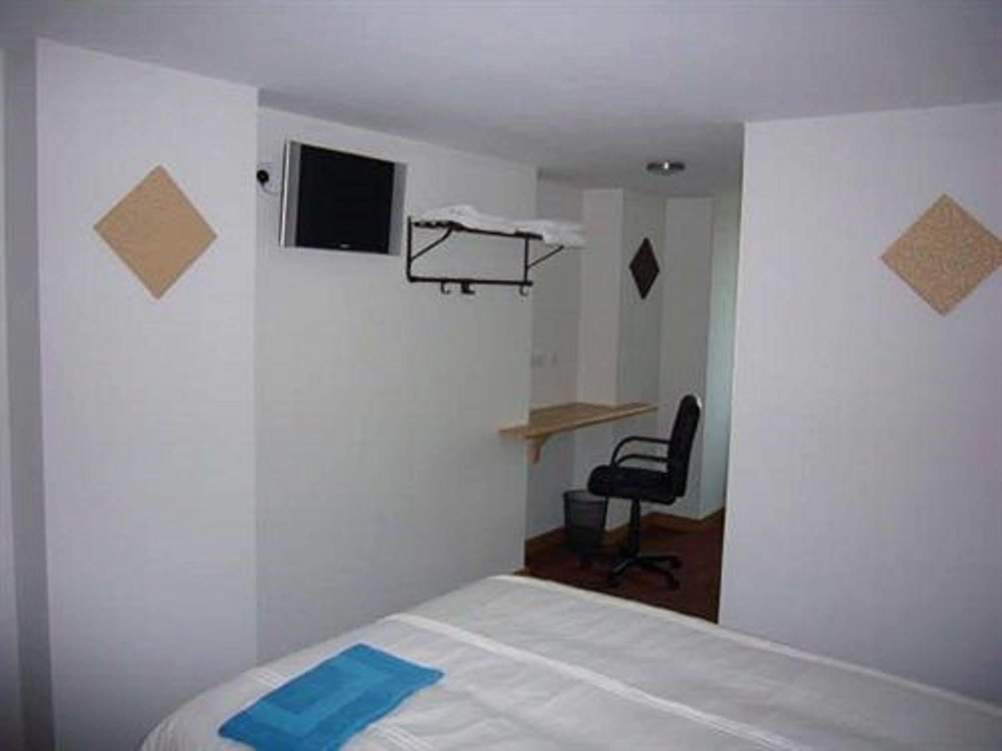 Rosemount Hotel Heathrow Hounslow Eksteriør billede